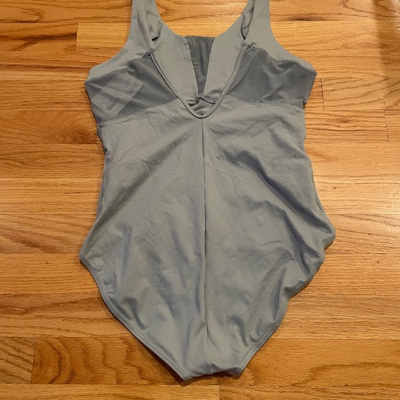 Elegant Gray One-Piece Swimsuit - Picture 2 of 3